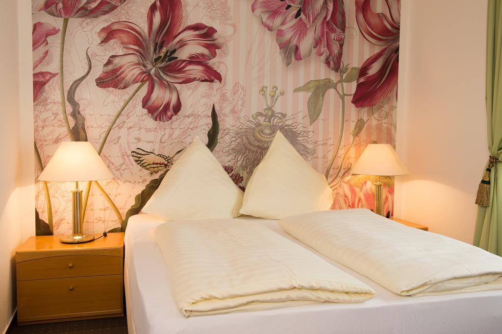 Hotel Leo Muehlhausen エクステリア 写真