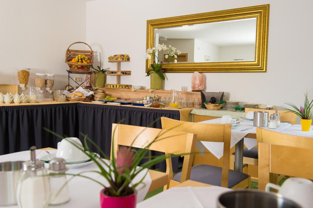 Hotel Leo Muehlhausen エクステリア 写真
