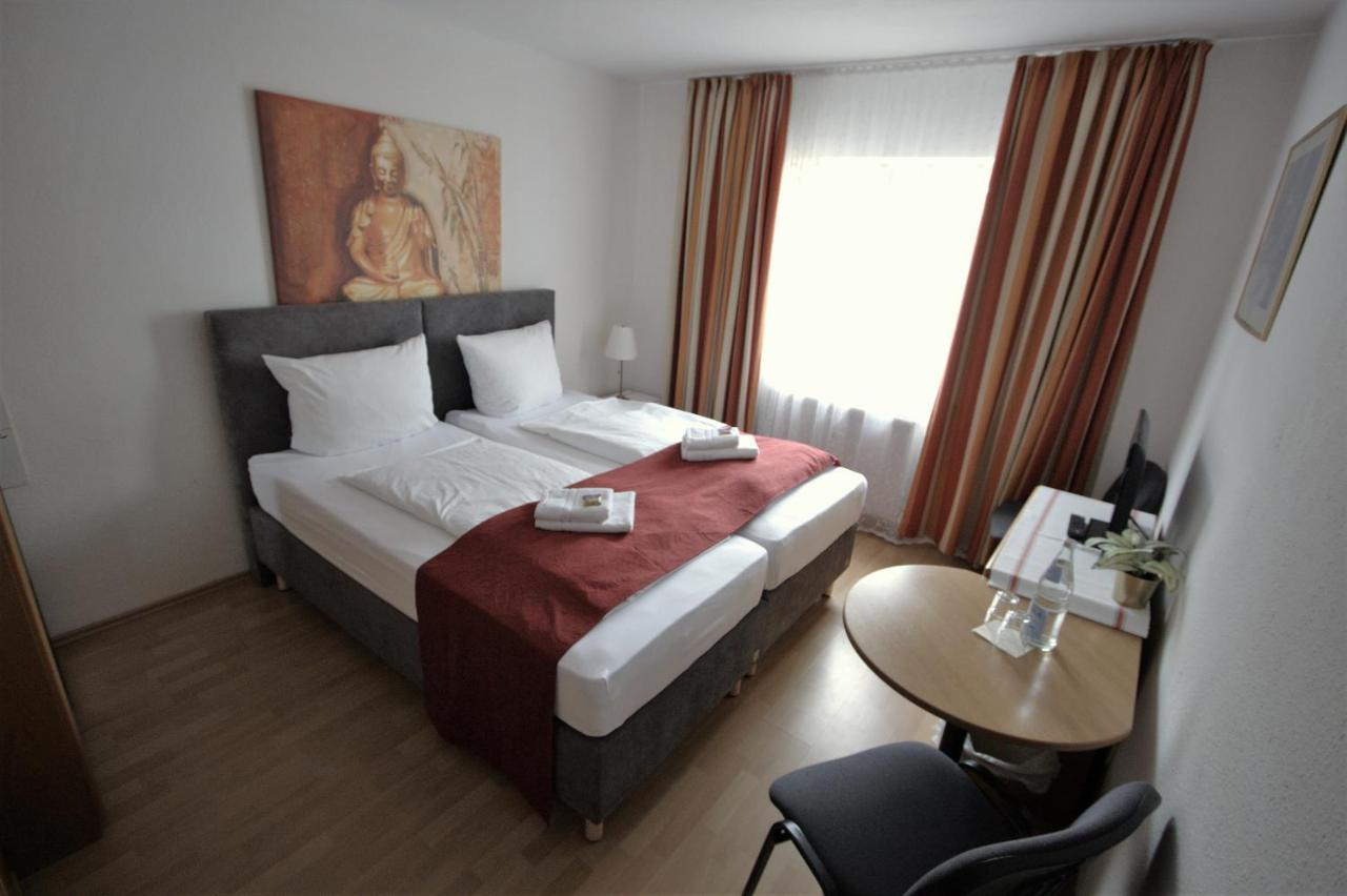 Hotel Leo Muehlhausen エクステリア 写真