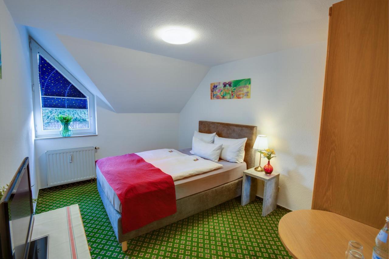 Hotel Leo Muehlhausen エクステリア 写真