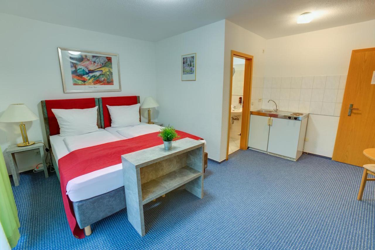 Hotel Leo Muehlhausen エクステリア 写真